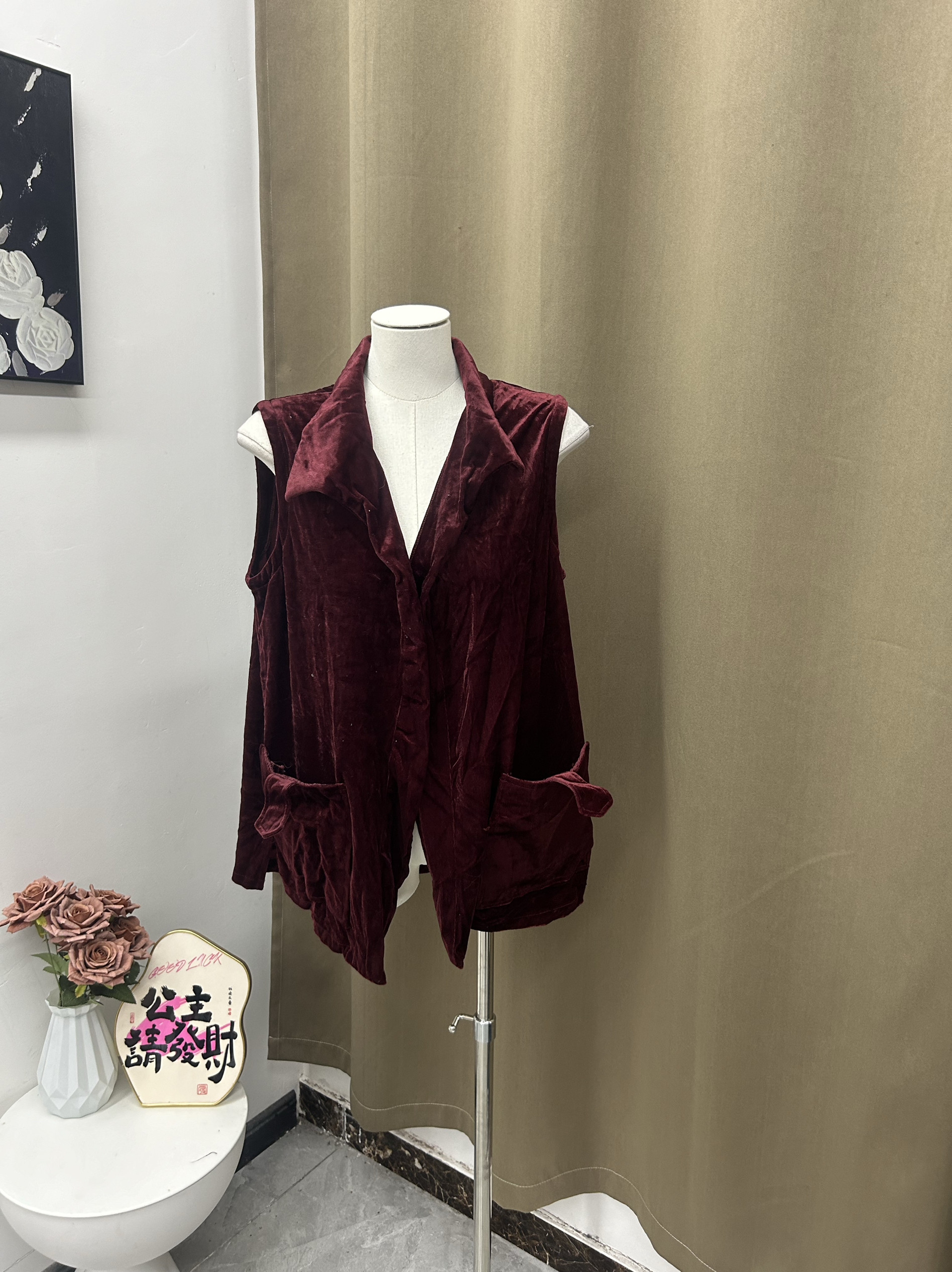 2025春秋款丝绒马甲背心款宽松休闲百搭款欧系轻奢风女士精品
