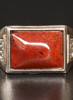 鸡血玉乾坤料黑底红精雕仿古戒指