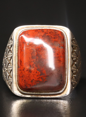 鸡血玉乾坤料黑底红精雕仿古戒指