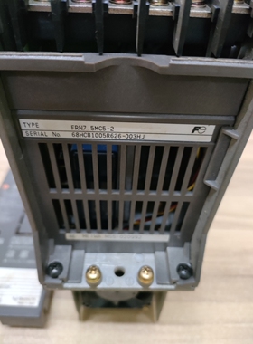 新 驱动器FRN7.5MC5-2 库存没用过 包好 5000MS5 7.5KW 5.5KW日本