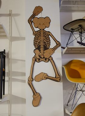 正品骨架挂件Kaws艺术纸制品
