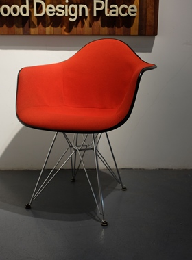 Herman Miller产   Eames DAR  50年代 双三角GATC红色 休闲椅