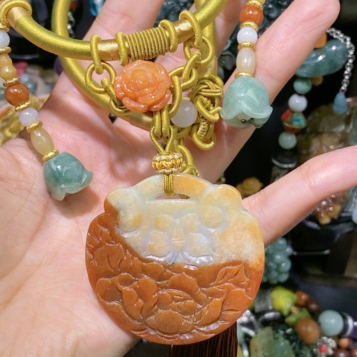 红翡花开富贵锁牌一套