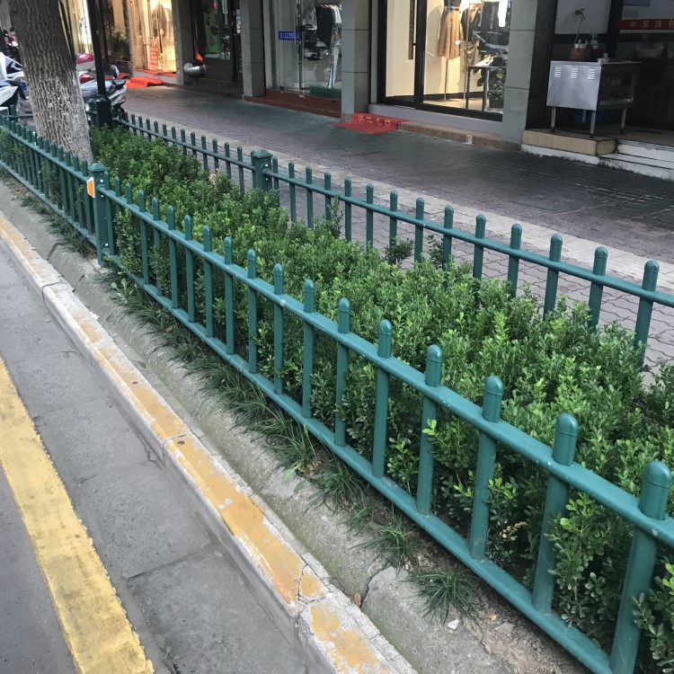 市政交通挡板锌钢草坪护栏