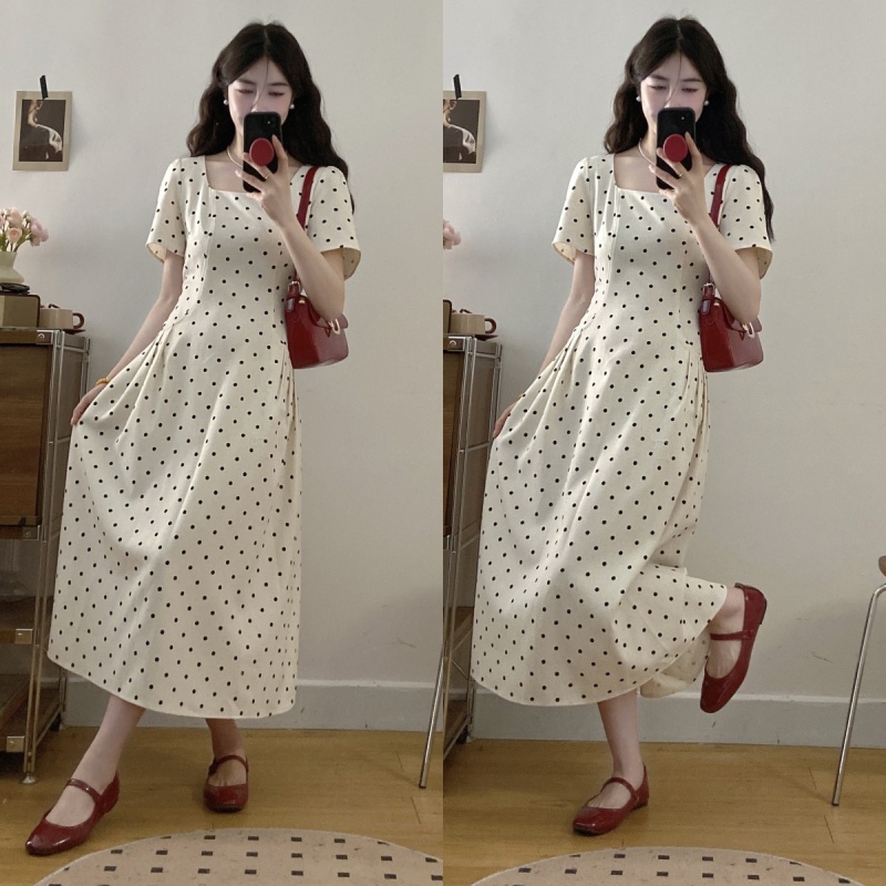 法式方领正肩波点连衣裙女2025夏季大码胖mm巨显瘦收腰有口袋长裙
