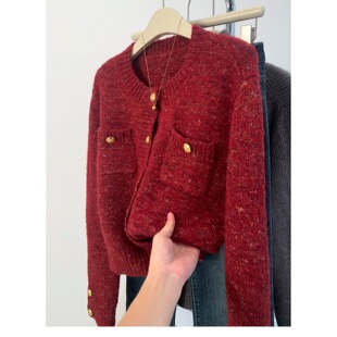 新年红色小香风毛衣外套女2026新款秋冬大码胖mm正肩针织开衫上衣