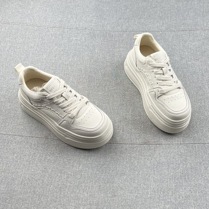 增高7cm真皮圆头系带厚底女板鞋2026年春款防滑牛皮松糕鞋小白鞋