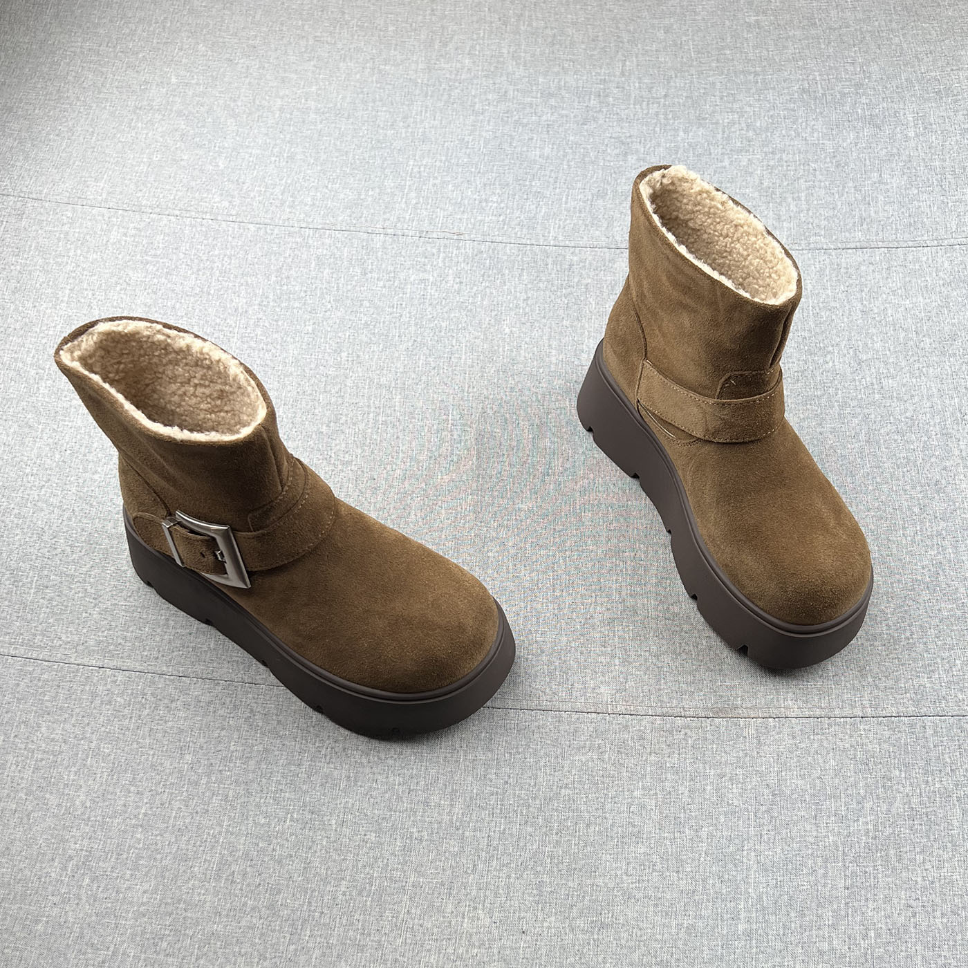 真皮羊羔绒搭扣厚底增高雪地靴