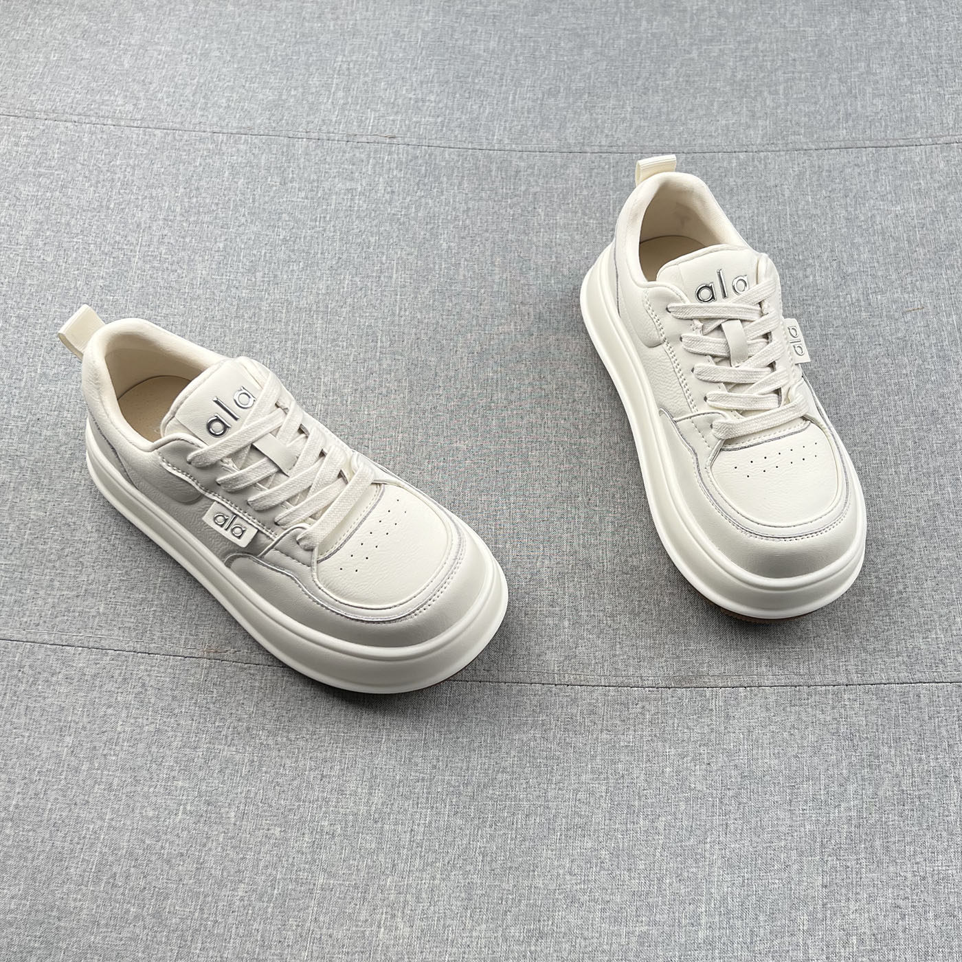 软面圆头系带厚底增高小白鞋女板鞋2026年春款防滑松糕底休闲鞋,女鞋,休闲板鞋,淘宝优惠券,粉丝福利购,淘宝优惠卷