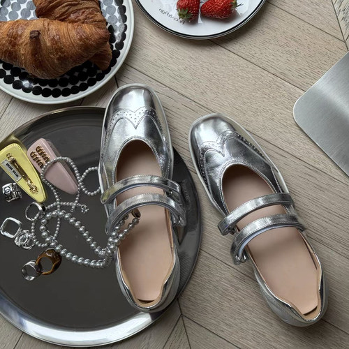 羊皮版厚底机能运动鞋小众布洛克