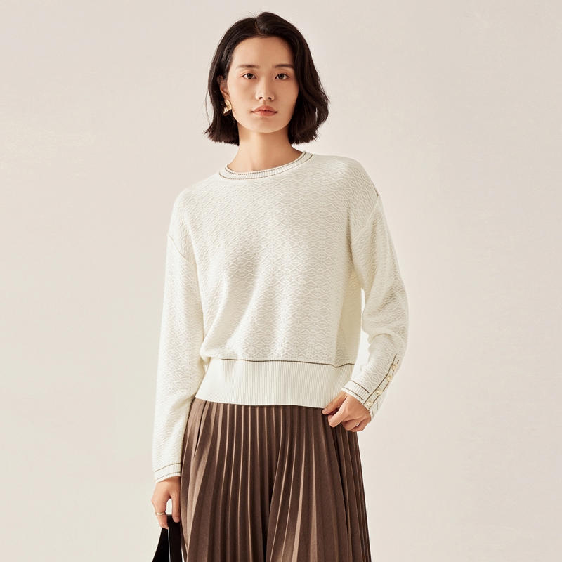 洛薇雅圆领长袖羊毛针织衫女秋冬新款宽松套头毛衣白色内搭打底衫