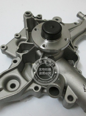 适用于奔驰W203 W163 C200 C240 ML280发动机冷却水泵C280 C300