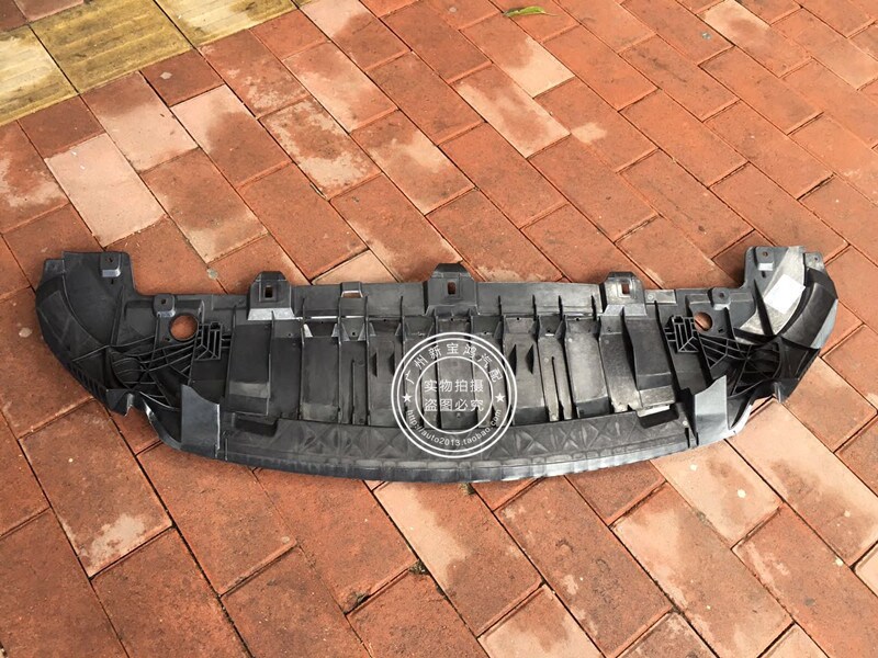 适用奔驰W176水箱下护板A160 A180 A200发动机护板挡泥板前杠下巴