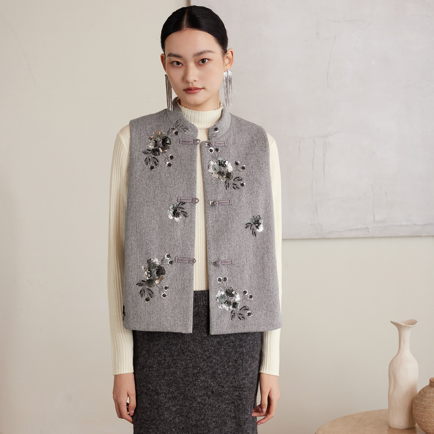 如意连云【白露】冬新款珠片绣毛呢马甲女新中式国风对襟盘扣坎肩