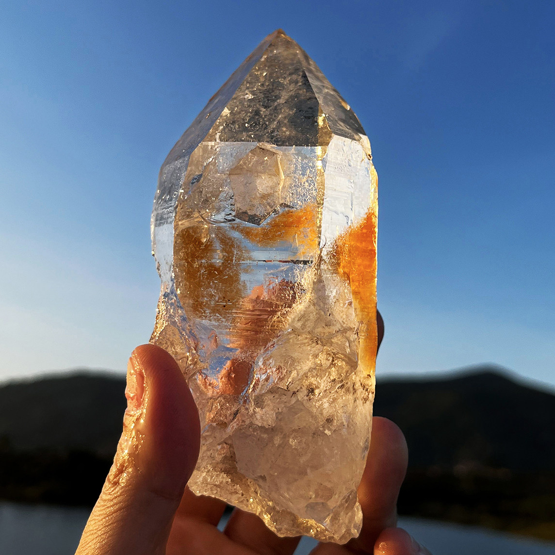 黄金喜马拉雅水晶原石 A级涅槃白水晶尼泊尔彩虹冥想手握摆件