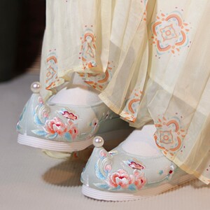 江南朱记汉服鞋【惊春羽】女古风绣花鞋汉服配鞋内增高布鞋平跟