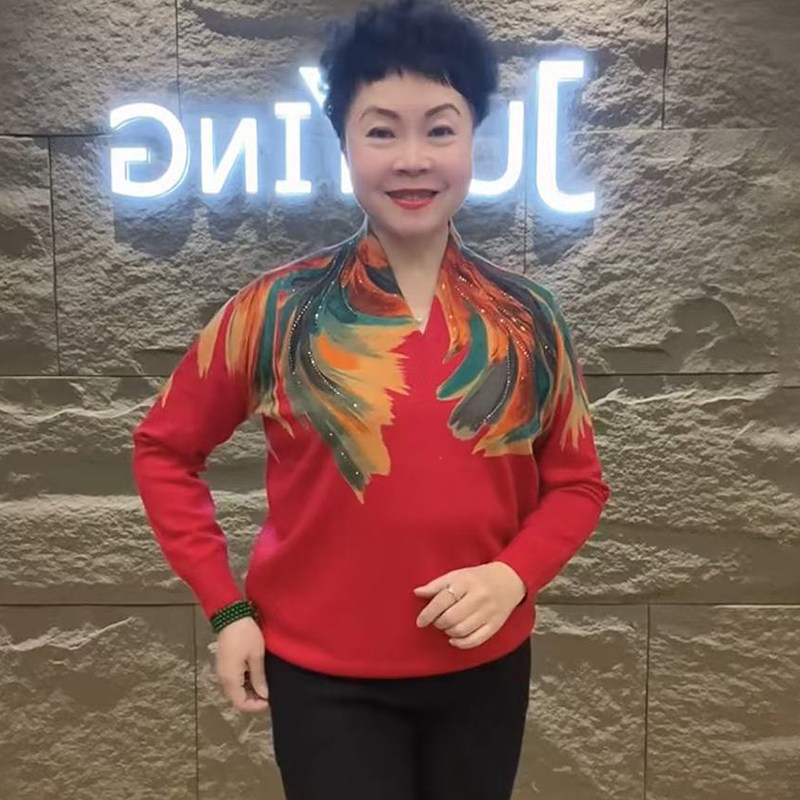 妈妈时尚打底毛衣V领遮肉羊绒衫