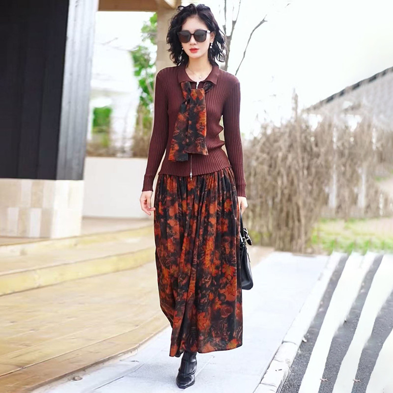 2025秋季新款文艺大码针织衫搭配棉麻碎花半身裙修身显瘦两件套装