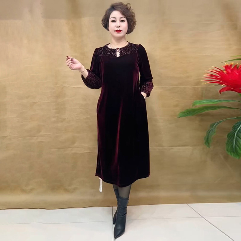 高档丝绒钩花连衣裙大码显瘦长裙