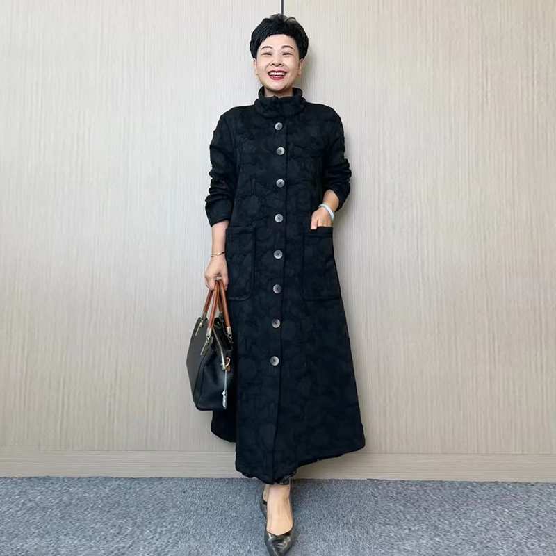 中老年妈妈装加绒加厚外套冬季新款立领大衣连帽长款过膝保暖风衣