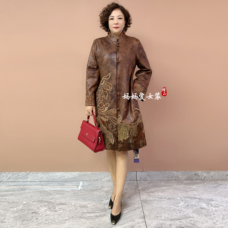典云间气质绣花妈妈风衣外套女