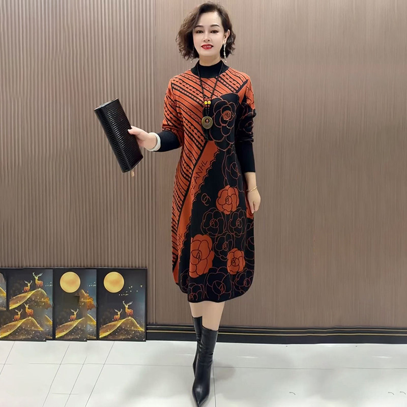 配大衣妈妈宽松毛衣裙提花连衣裙