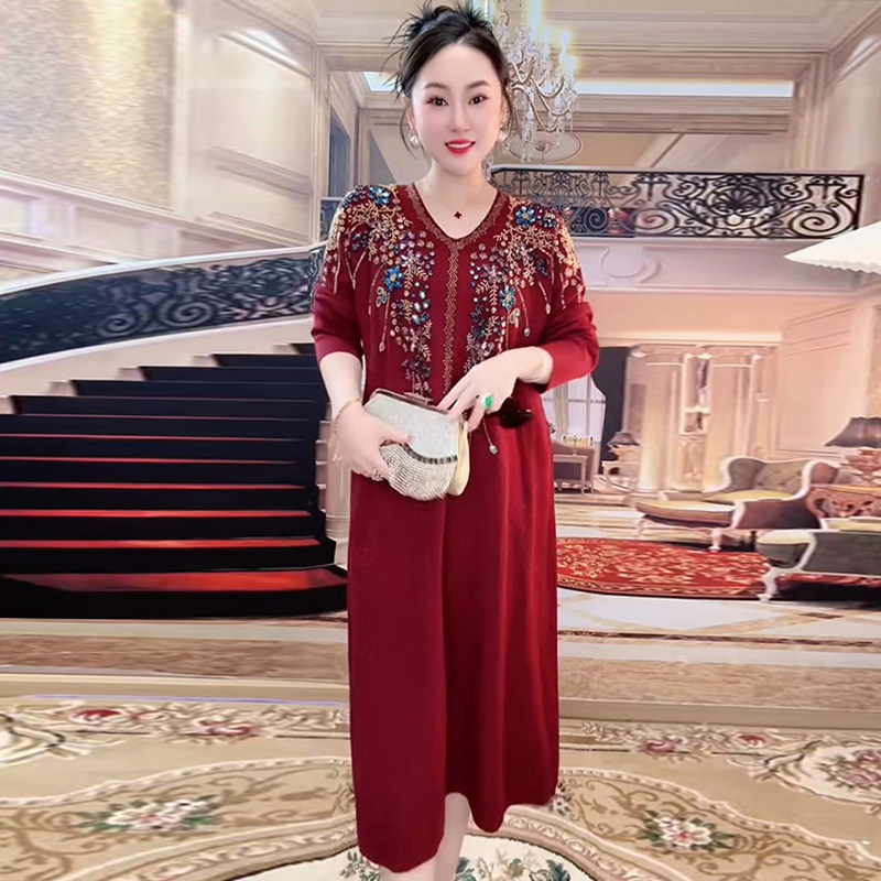 重工烫钻针织连衣裙气质中年妈妈洋气V领时尚长款宽松大码打底裙,女装/女士精品,连衣裙,淘宝优惠券,粉丝福利购,淘宝优惠卷