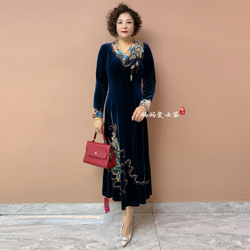 高品质！重工绣花镶钻丝绒连衣裙