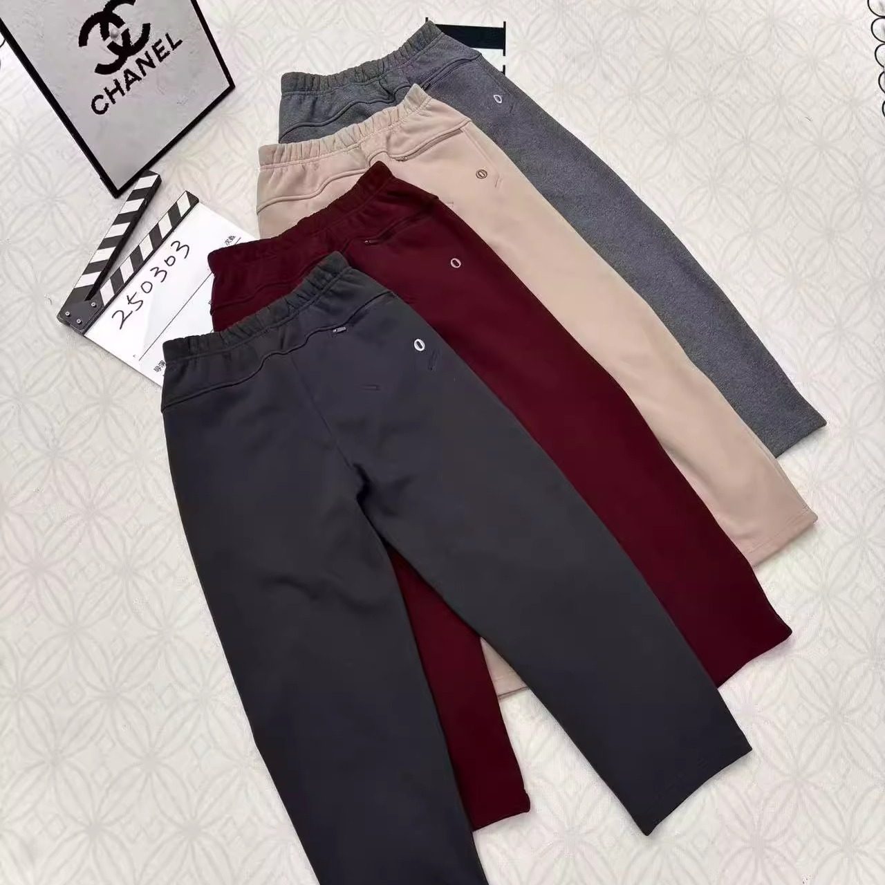 菲玛掂250303加绒裤子2025冬季新款松紧腰保暖加厚香蕉裤长裤