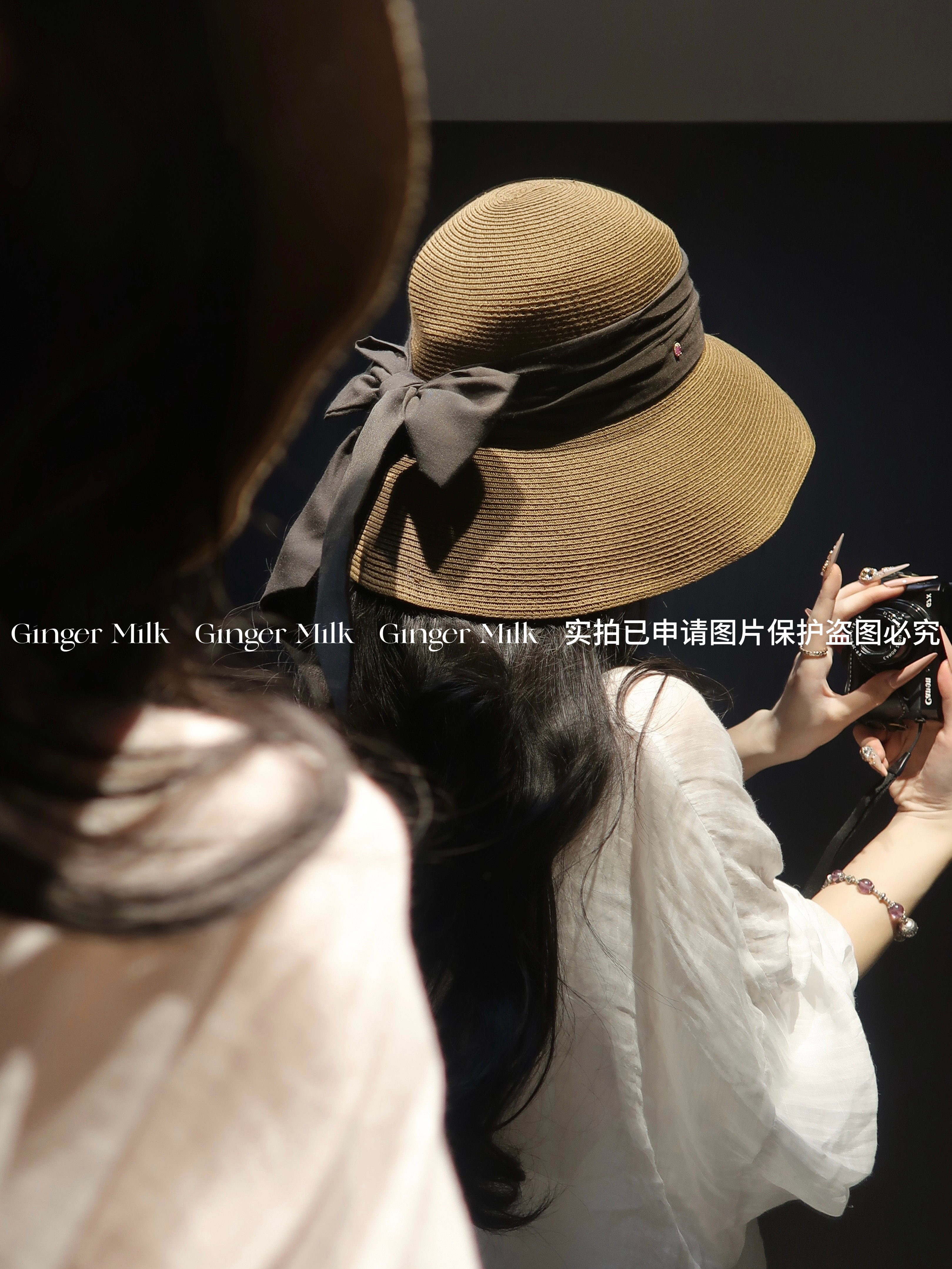 GingerM 大檐d家蝴蝶结钻饰遮阳草帽夏新气质百搭优雅氛围美三色图片