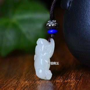 天然玉器白玉蟾蜍吊坠和田玉三足金蟾挂件玉坠玉石蟾包邮送证书