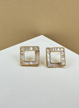 【古熙西 外饰】专柜捡漏高保色 真贝壳镶嵌 方形耳钉女 买到即赚