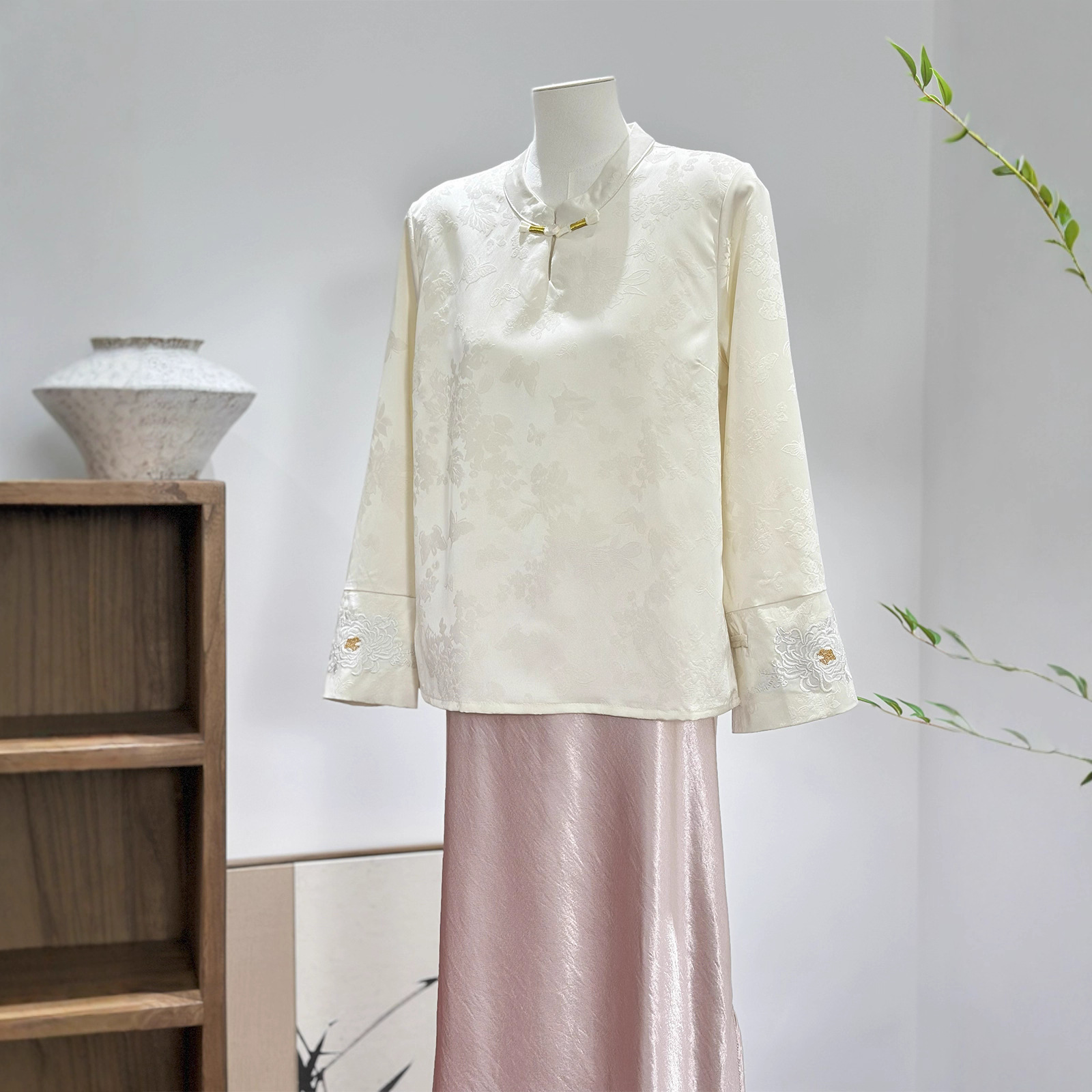 新中式立领衬衫女2025春秋新款国风马甲内搭刺绣打底衫上衣长袖