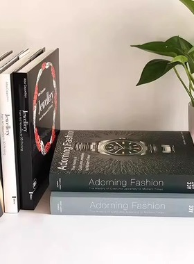 样板间售楼处现代家居黑色珠宝系装饰摆件可翻阅书籍