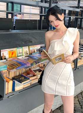 Lienni2025夏季新款气质无袖收腰显瘦亚麻斜肩鱼线拼接连衣裙女