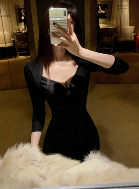 Lienni2025秋冬新款收腰显瘦镂空时髦洋气中古长袖内搭连衣裙女