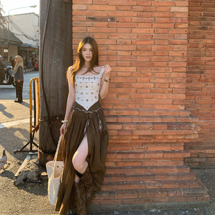 Lienni2026春夏新款气质收腰显瘦拼接设计感腰部长款吊带连衣裙女