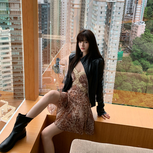 Lienni2026夏季新款气质高腰显瘦豹纹中古金丝纹压褶抹胸连衣裙女