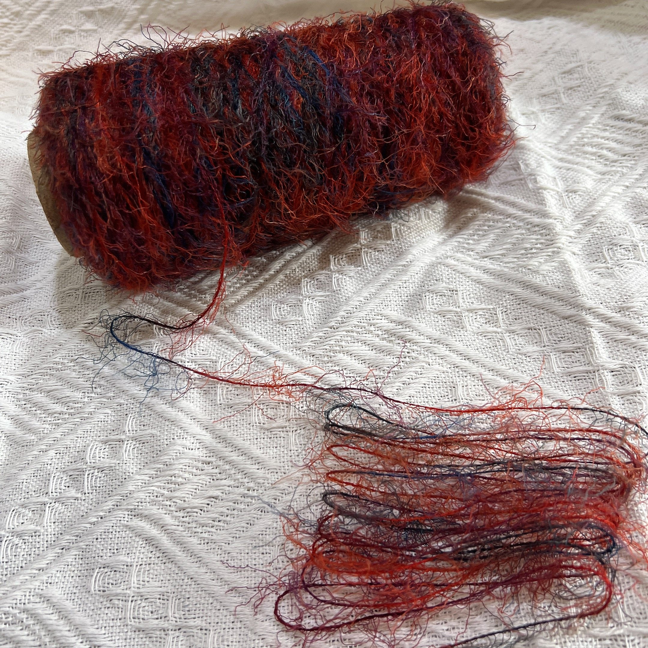 250克 红黑段染羽毛纱毛线特色配线混线跳舞羽毛毛线形柔软百搭线,服饰配件/皮带/帽子/围巾,毛线,淘宝优惠券,粉丝福利购,淘宝优惠卷