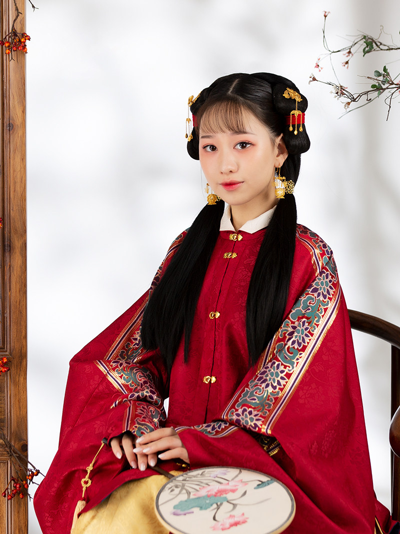 汉客丝路明制汉服婚服定制      缠枝通袖襕纹  织金妆花对襟短袄