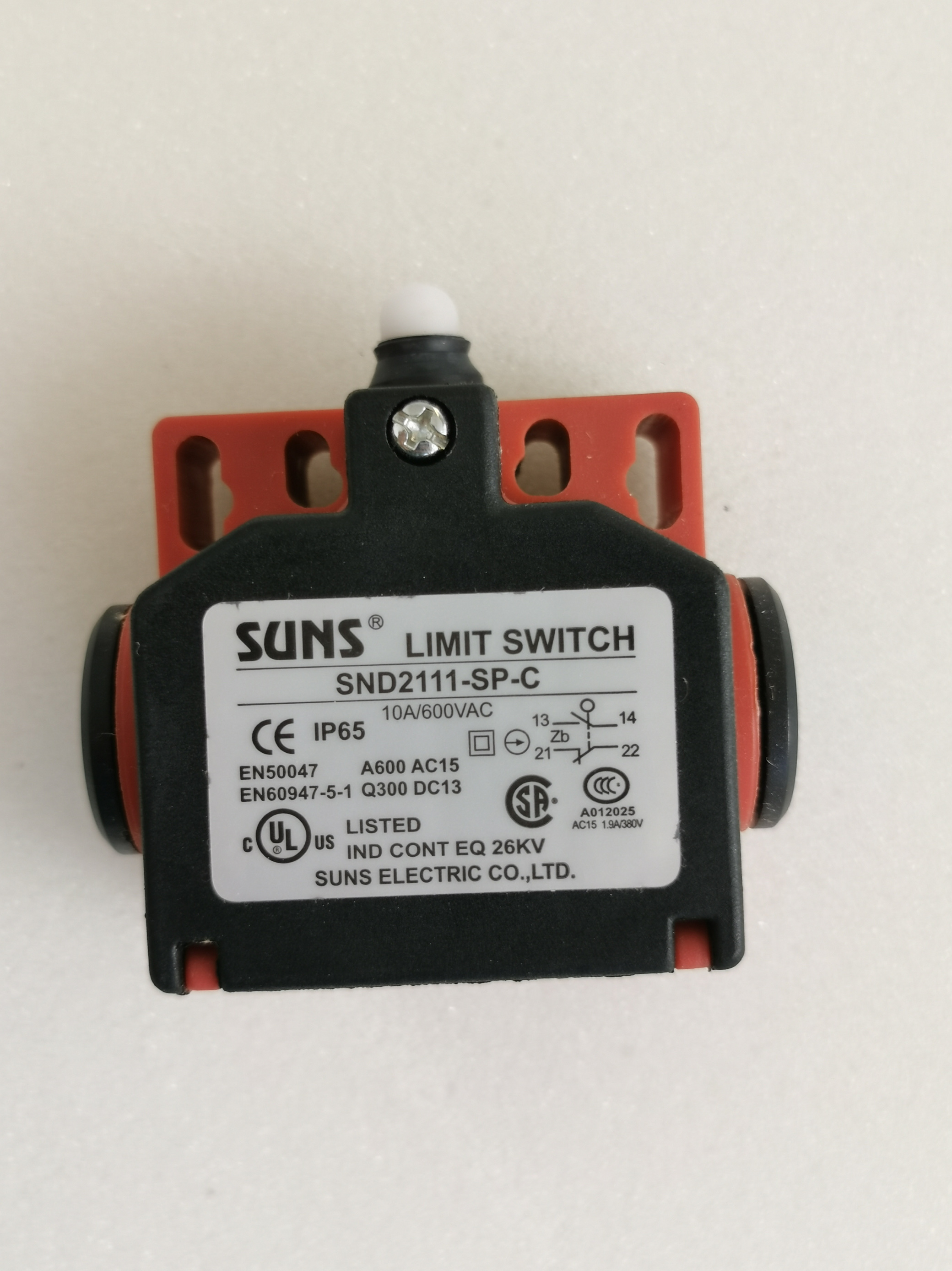 SND2111-SP-C  三实行程开关