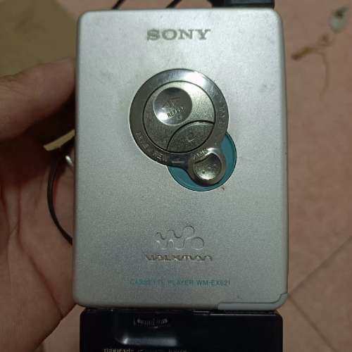 检修索尼WM-EX621随声听 ，成色如图没有电池，没有测试二手详询