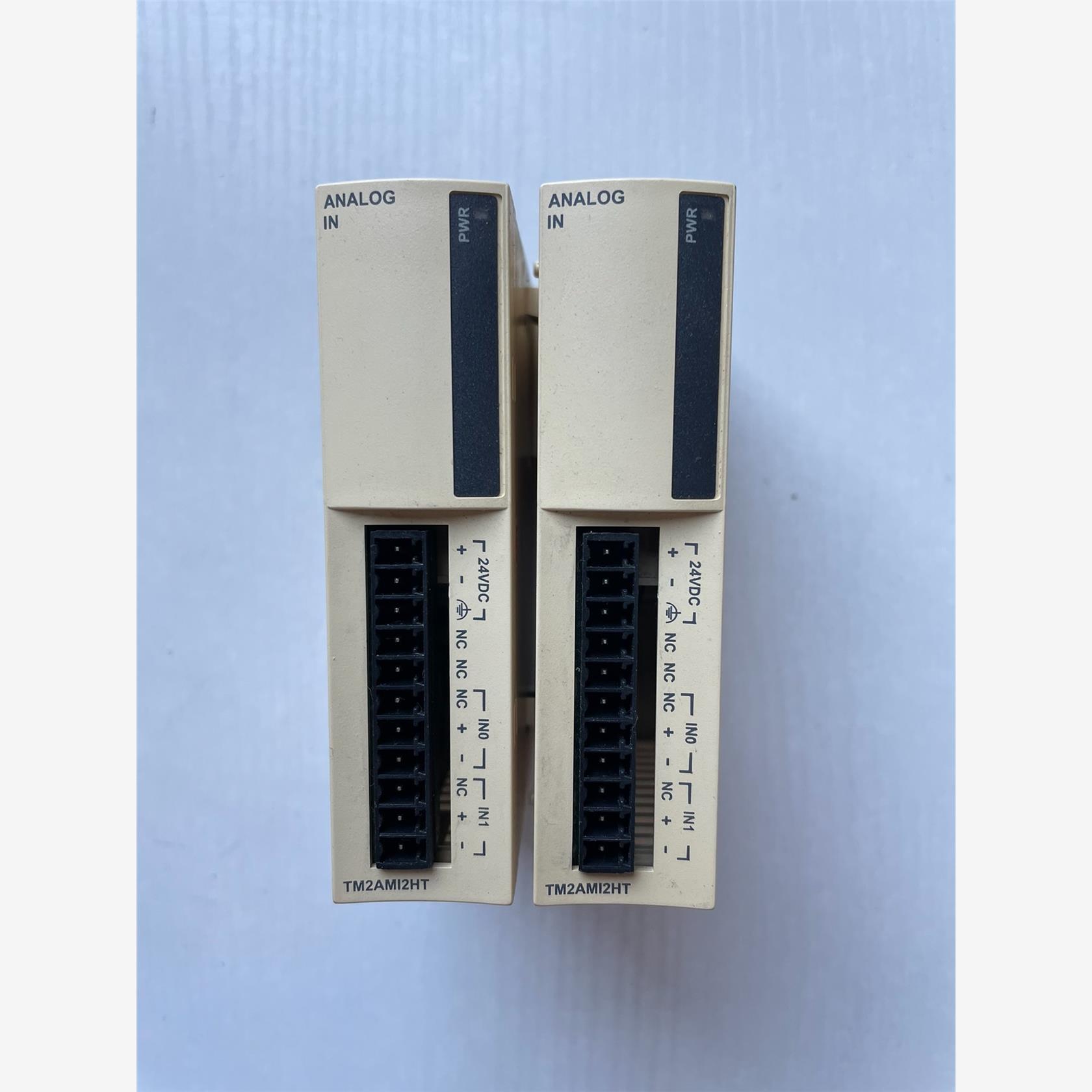 正品施耐德模块  TM2AMI2HT  功能正常，成色如图议价下单