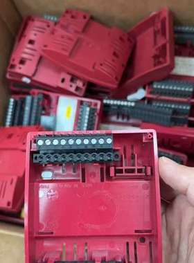 检修施耐德 xenta400 实物如图 少卡扣详询