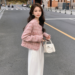 法式名媛粉色小香风外套女2023春季新款小个子设计高级感百搭上衣图片