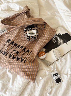 MOREGOOL 25/FW原创 焦糖咖啡色条纹印花单肩帆布包 日常轻便布袋