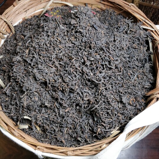 陈茶世家大萝2017年陈六堡茶31公斤左右一萝价