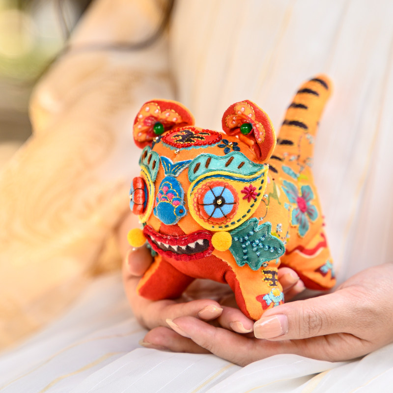 阿卡刺绣手工diy材料包自绣布老虎布艺玩偶摆件虎年吉祥物护身符
