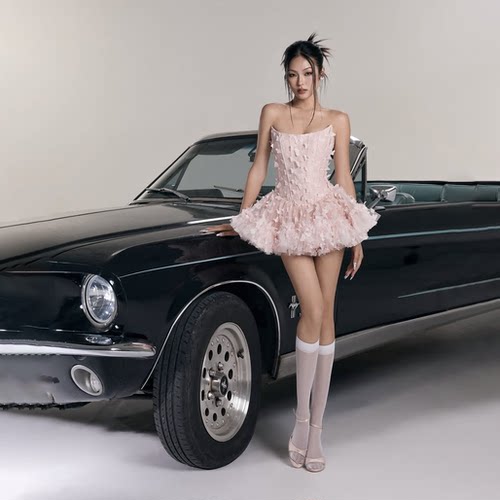 甜辣风超短抹胸蓬蓬裙