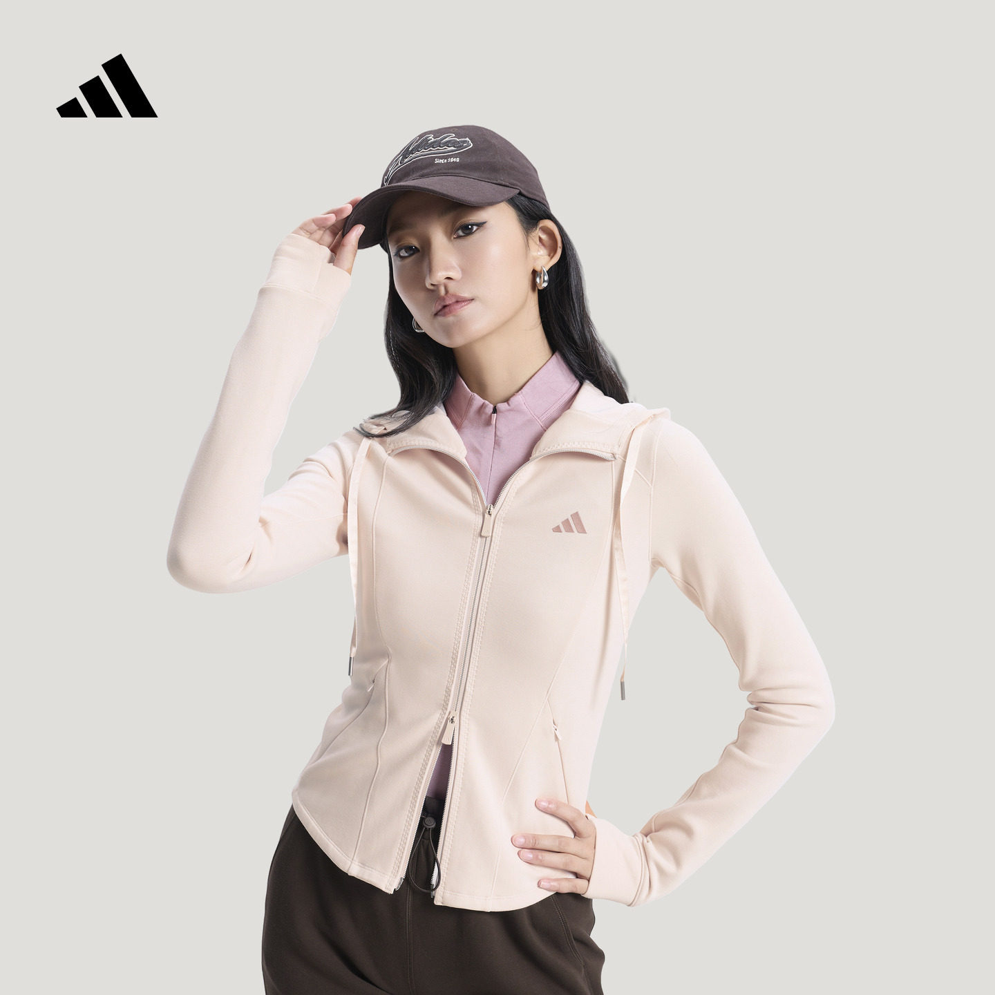 金晨同款防静电短款修身连帽夹克外套女装adidas阿迪达斯轻运动,运动服/休闲服装,运动茄克/外套,淘宝优惠券,粉丝福利购,淘宝优惠卷